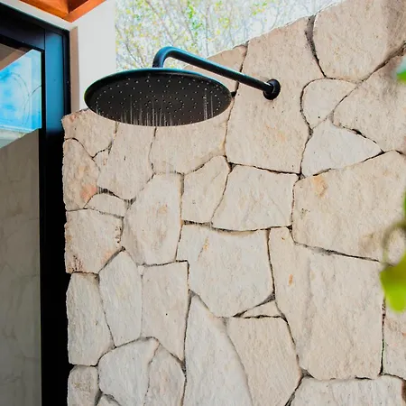 Muunek By Land Boutique