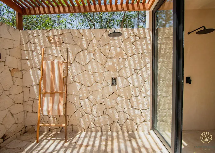 Muunek By Land Boutique