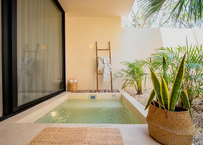 Muunek By Land Boutique Apartahotel