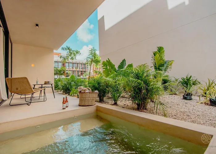 Muunek By Land Boutique Apartahotel