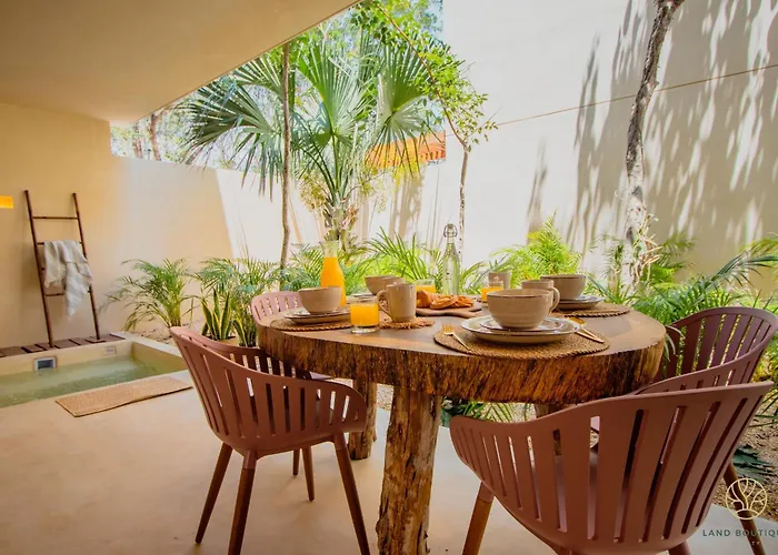 Muunek By Land Boutique Apartahotel 4*