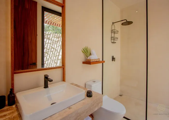 Muunek By Land Boutique Apartahotel