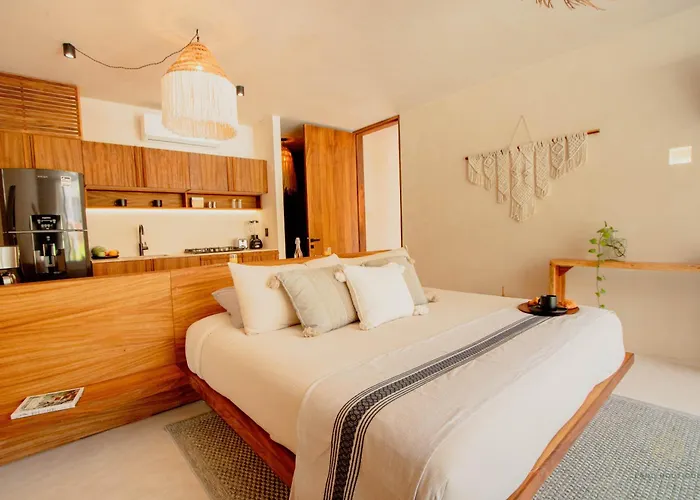 Muunek By Land Boutique Apartahotel 4*