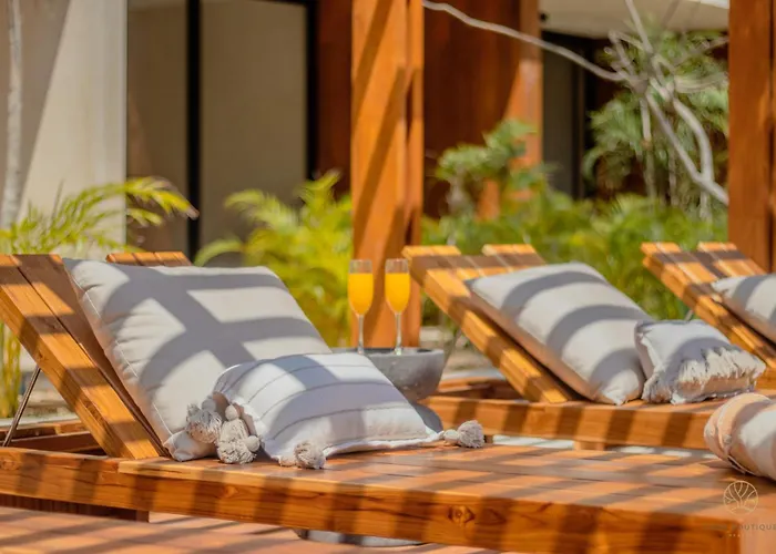 Muunek By Land Boutique Apartahotel 4*