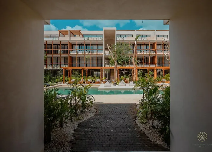 Muunek By Land Boutique Apartahotel 4*